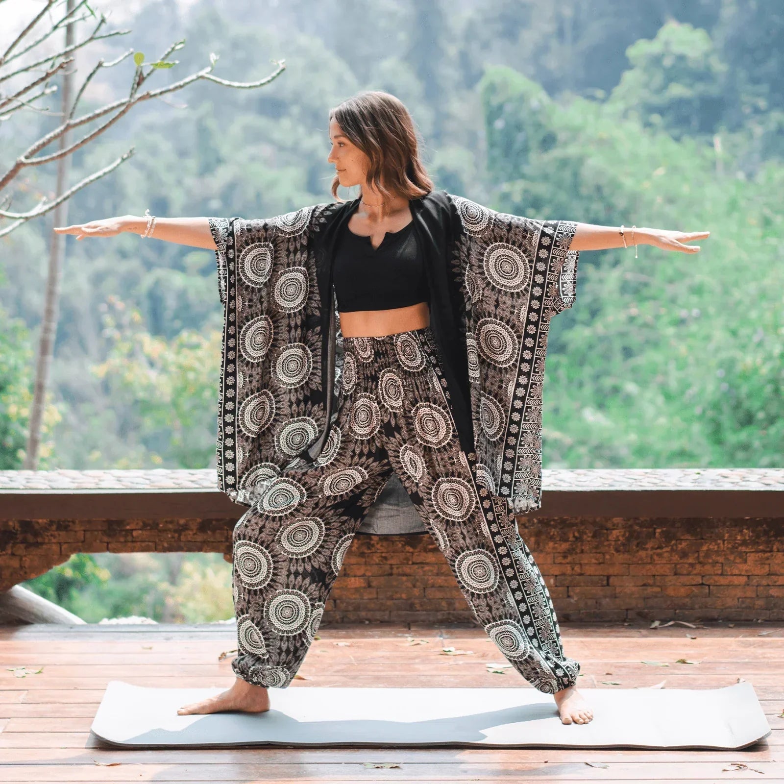 LOTUS & LUNA KIMONOS / COVER UPS