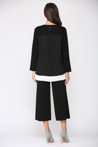 Summa Knitted Rib with Accordian Pleating Back